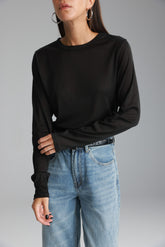 חולצת ניקי שחורה