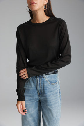 חולצת ניקי שחורה