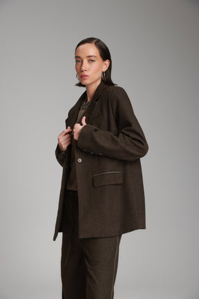 בלייזר איליי חום כהה