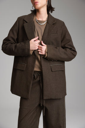 בלייזר איליי חום כהה