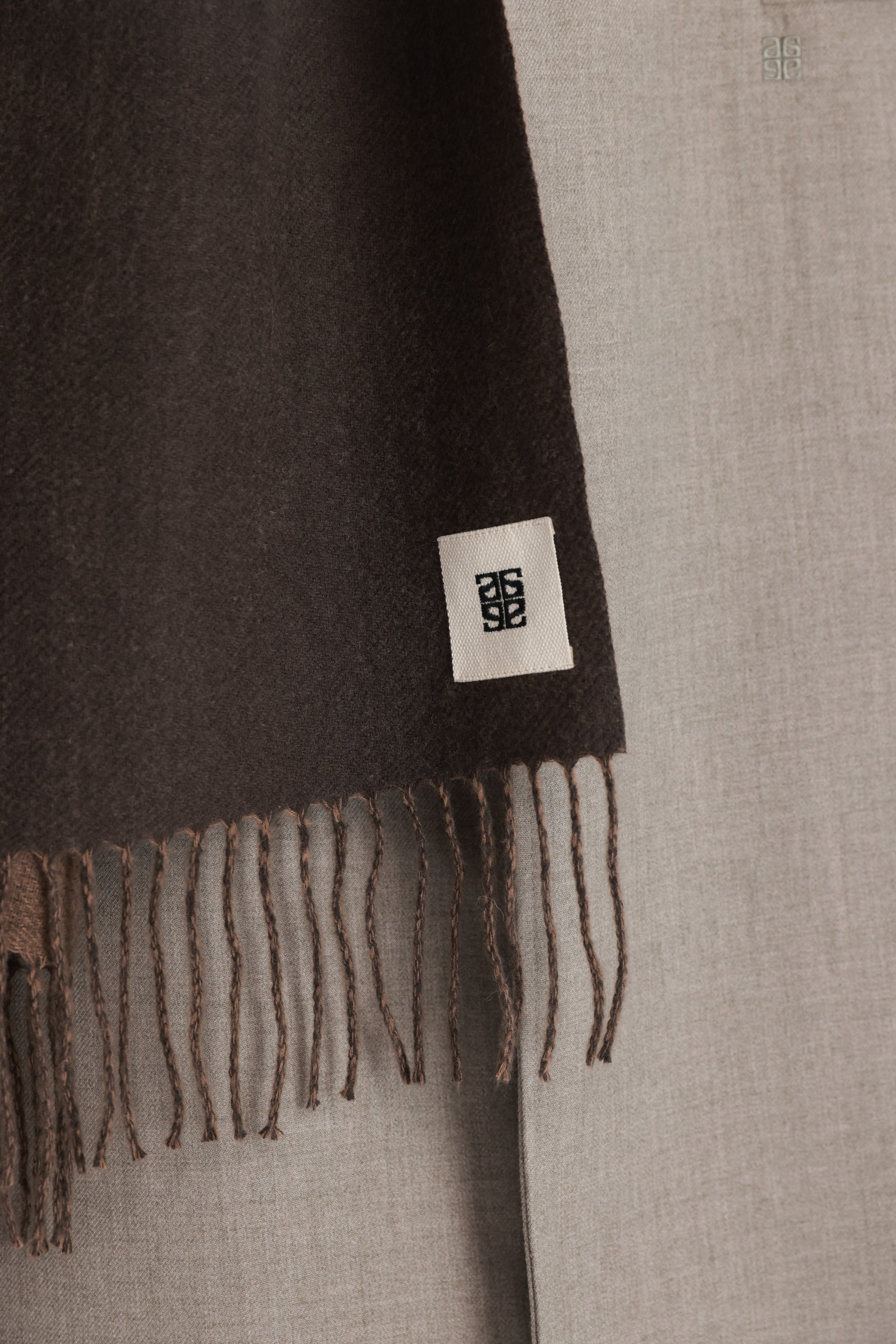 צעיף ברטו חום כהה