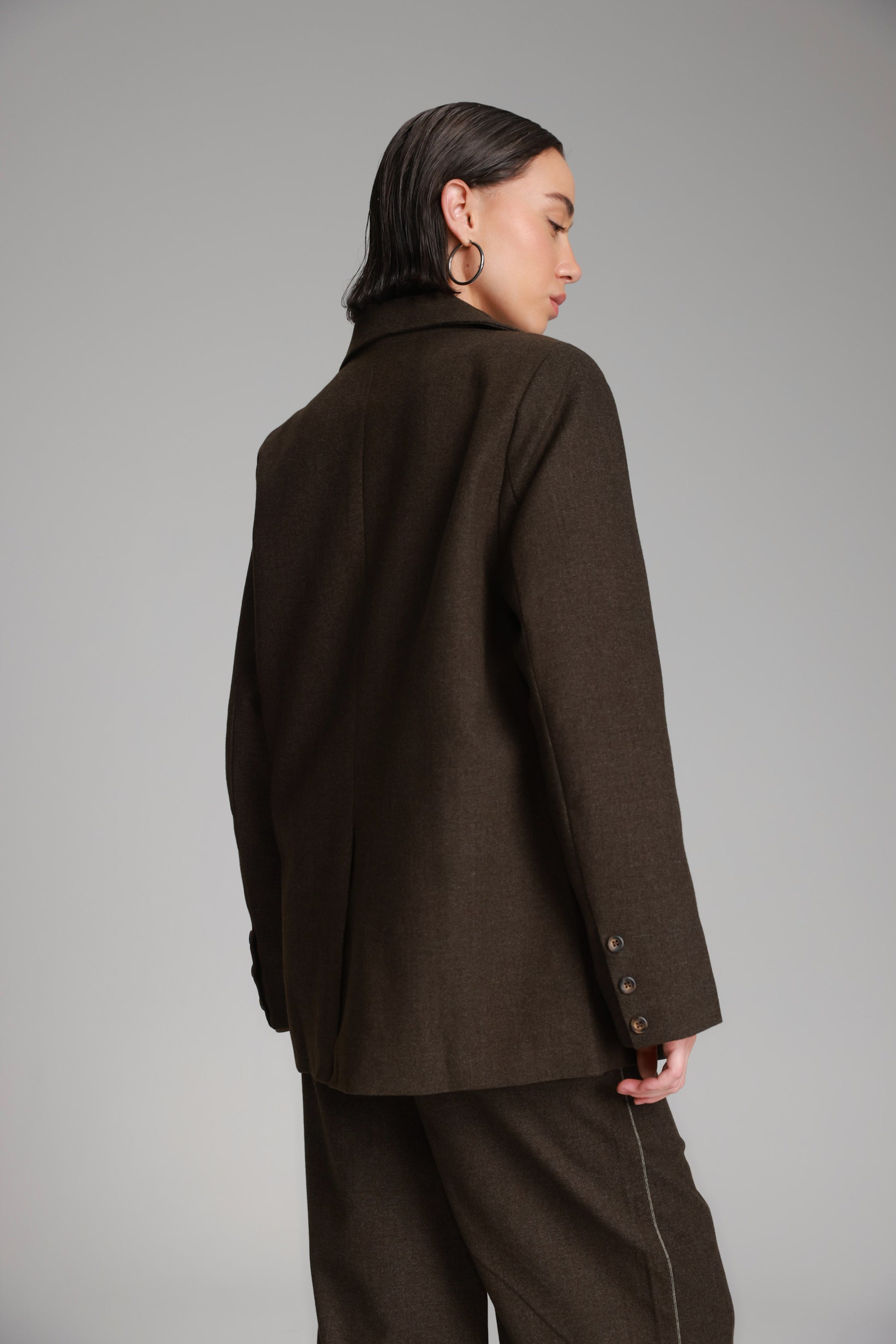 בלייזר איליי חום כהה