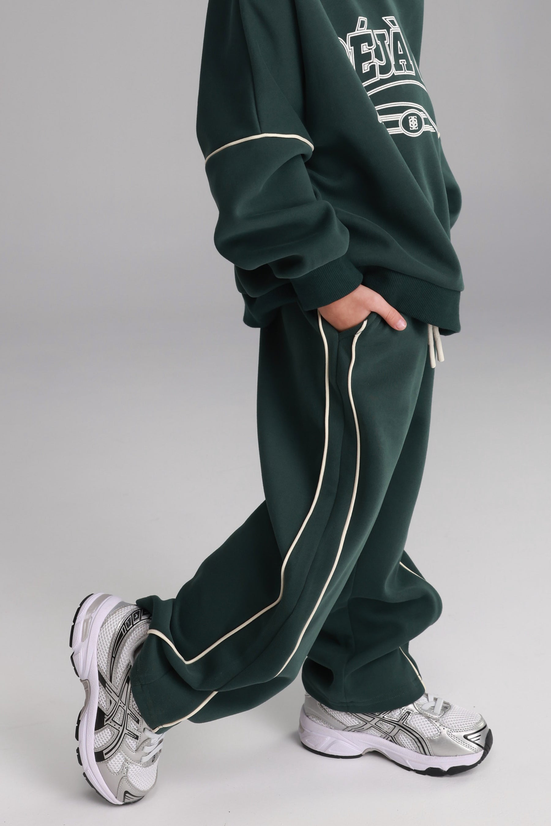 חליפת ניקו ירוקה