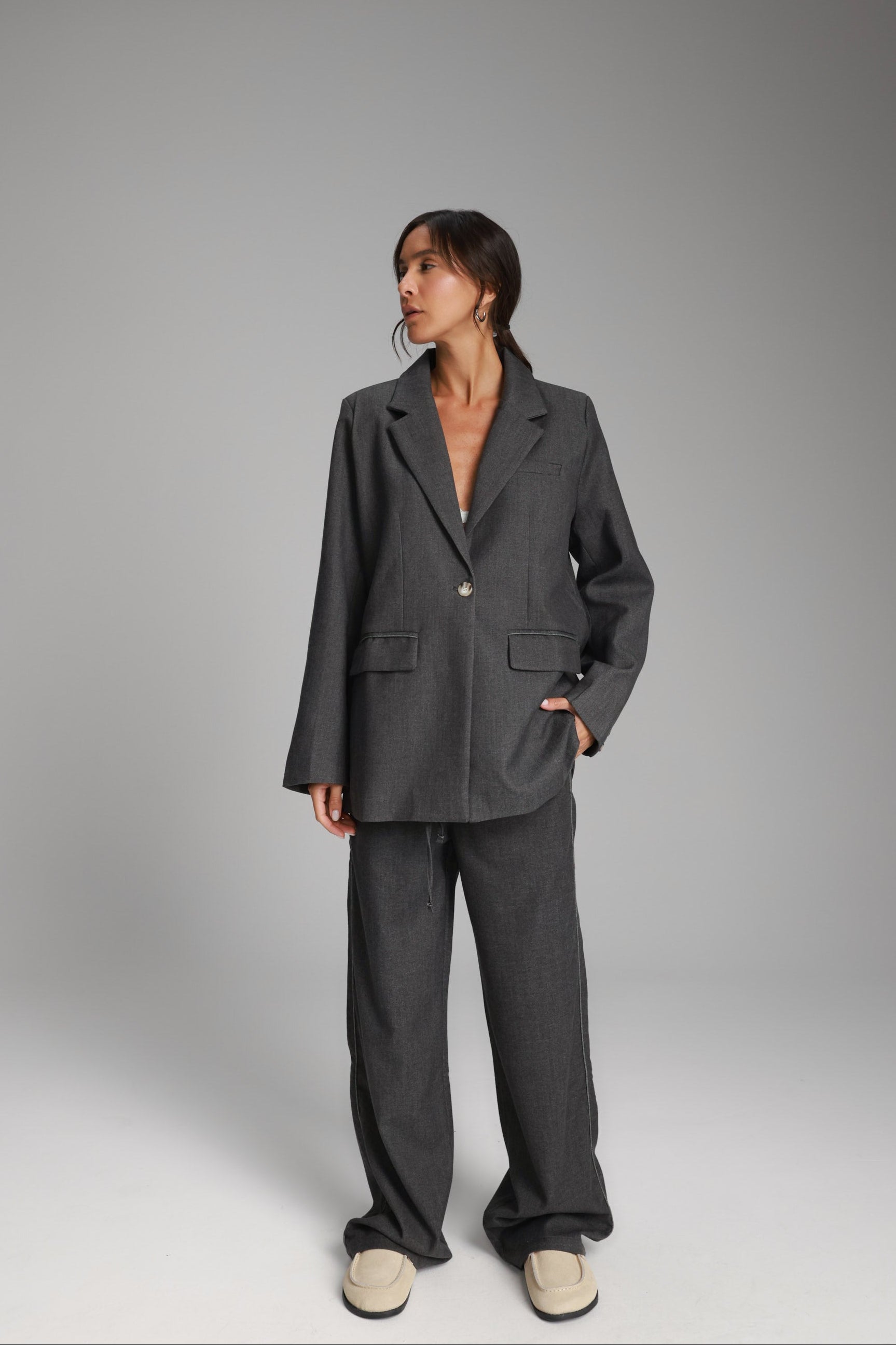 מכנסי איליי אפורים