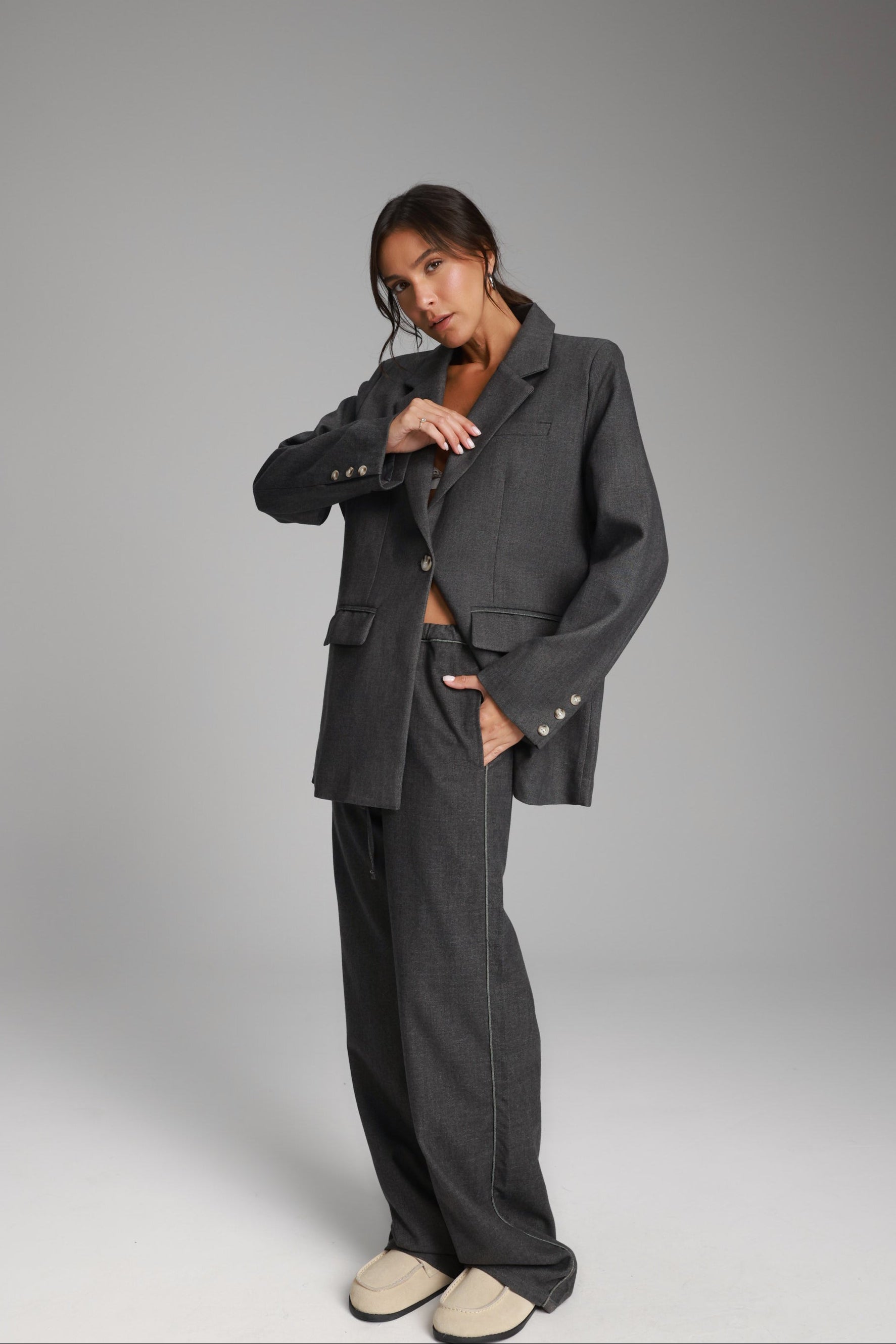 מכנסי איליי אפורים