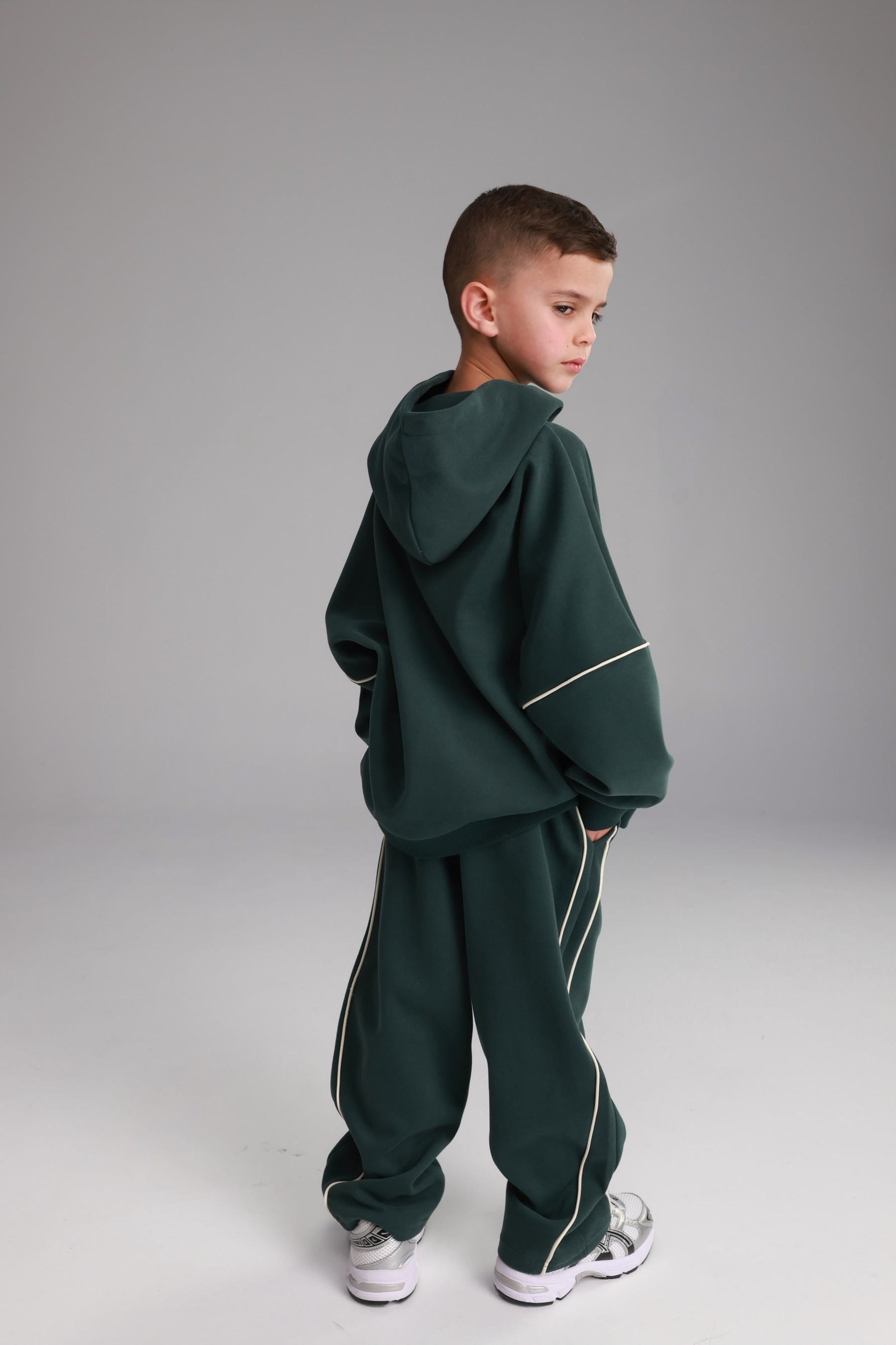 חליפת ניקו ירוקה