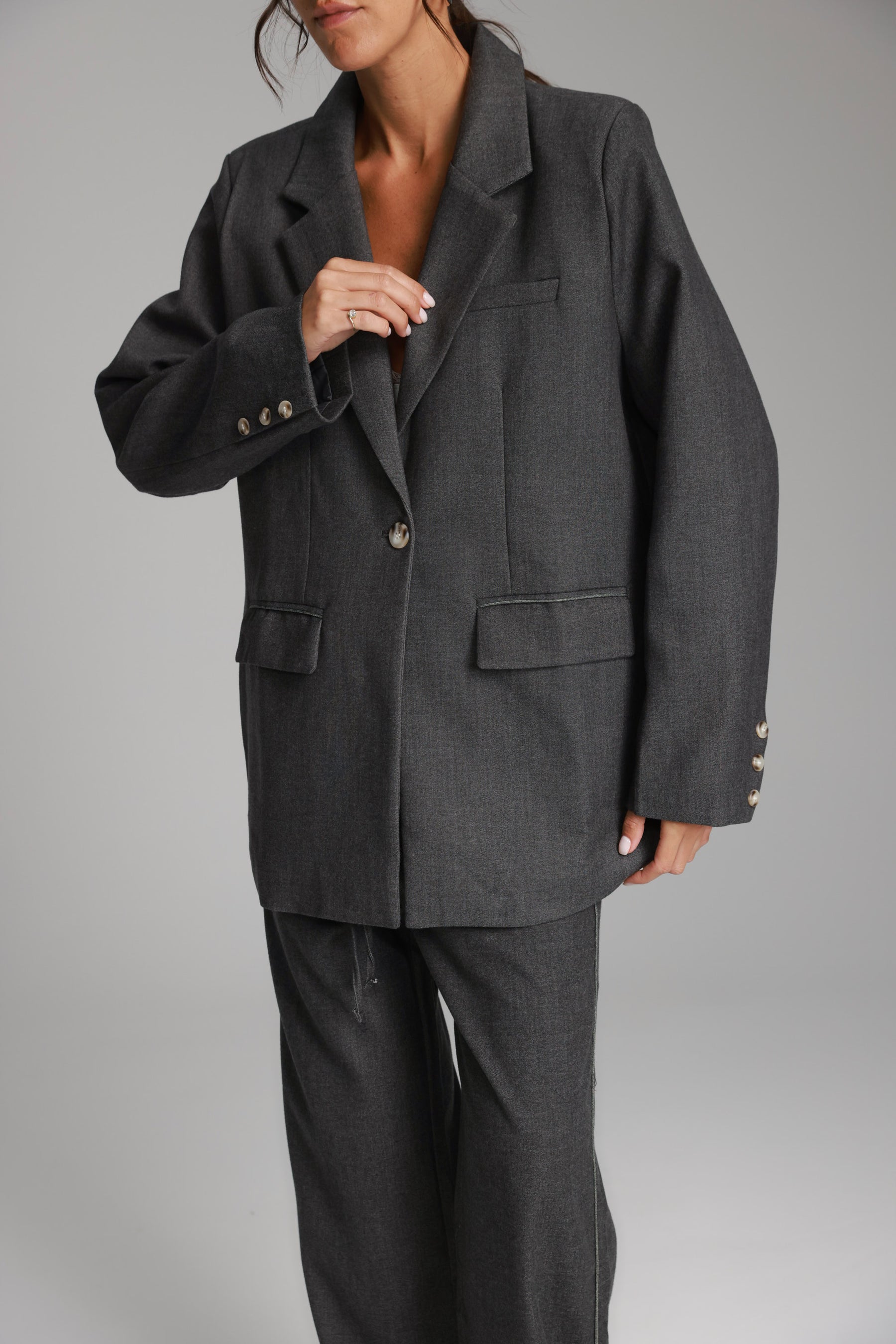 בלייזר איליי אפור