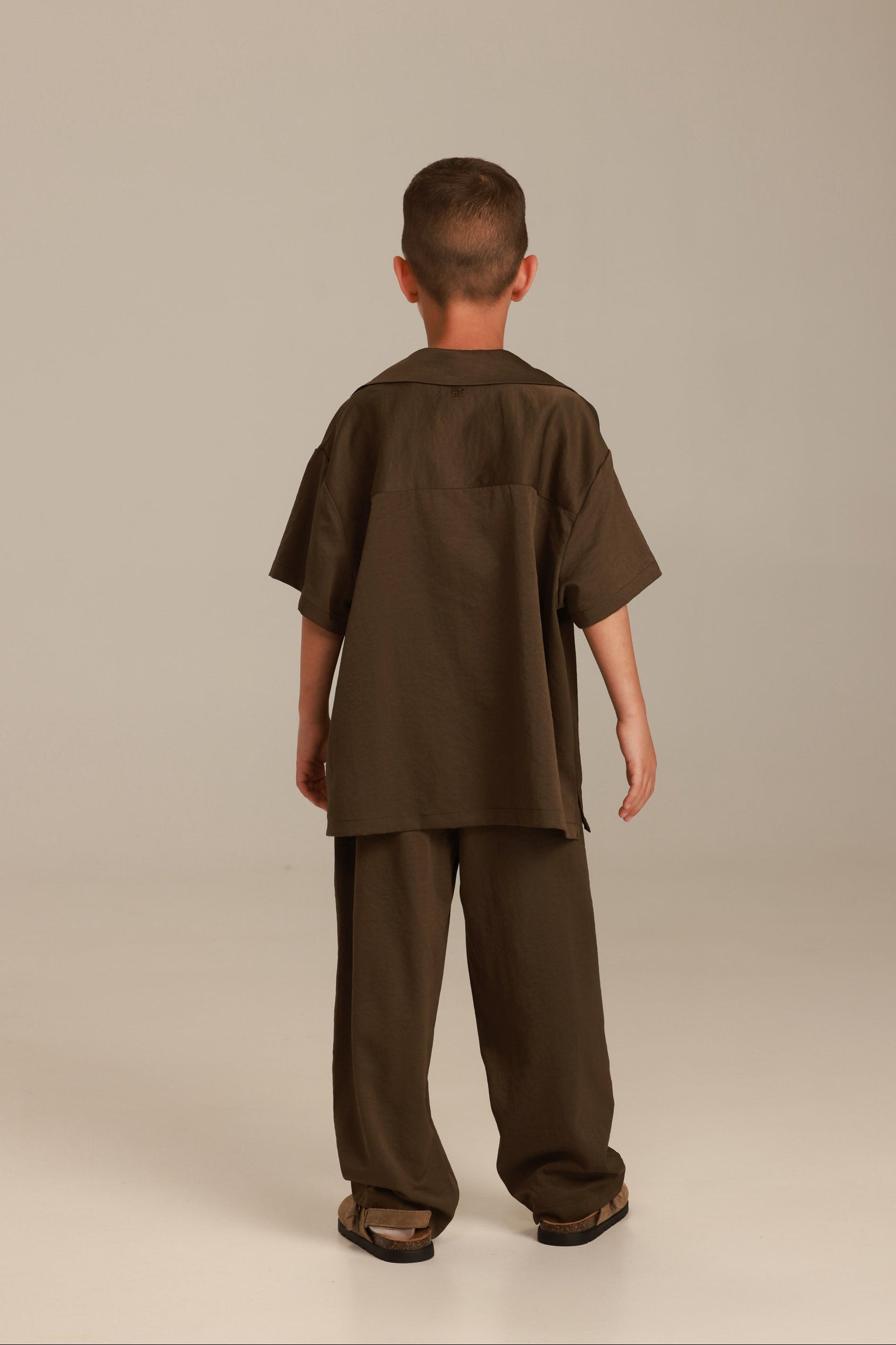 חליפת ג'וזי חומה