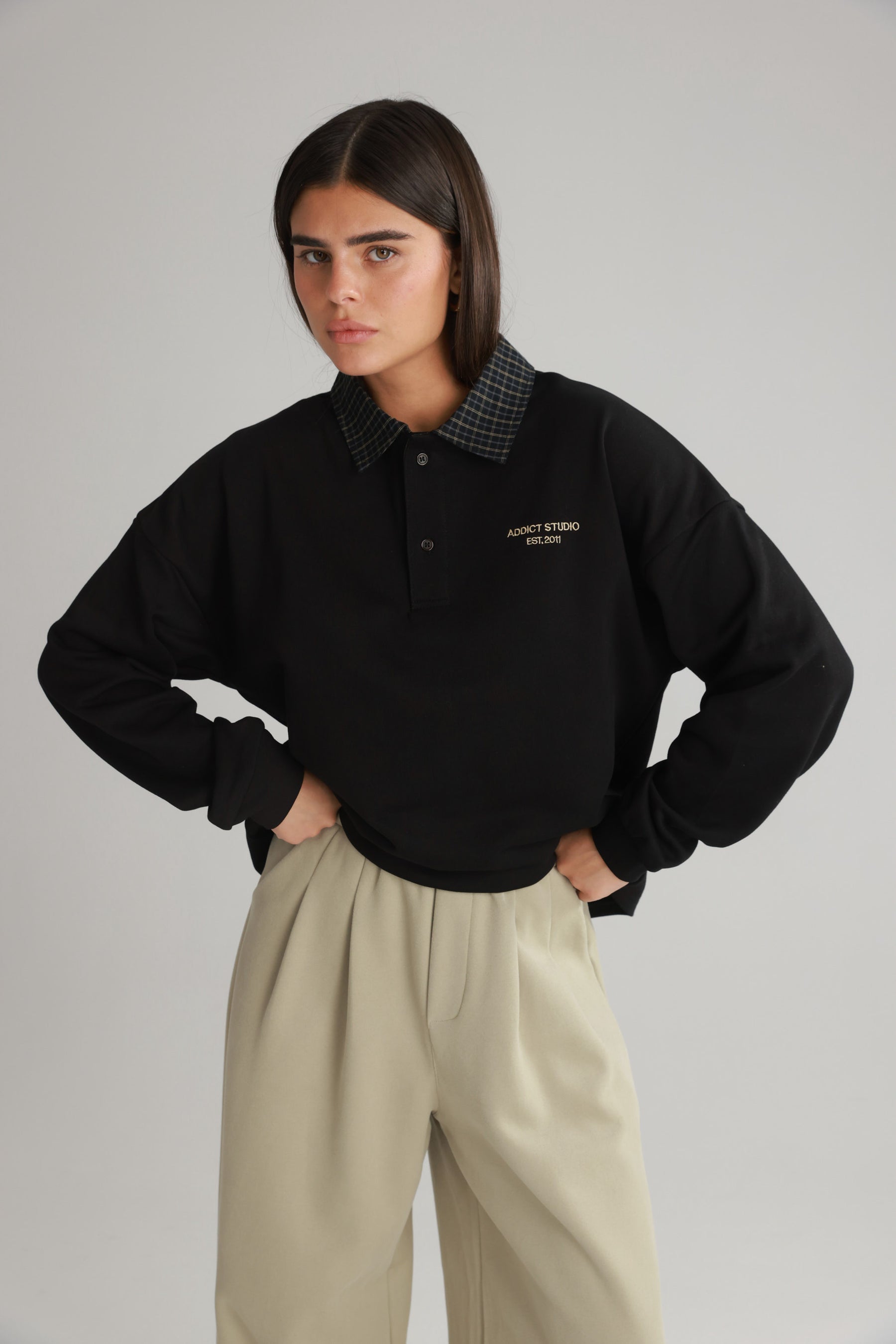 חולצת מרגרט שחורה