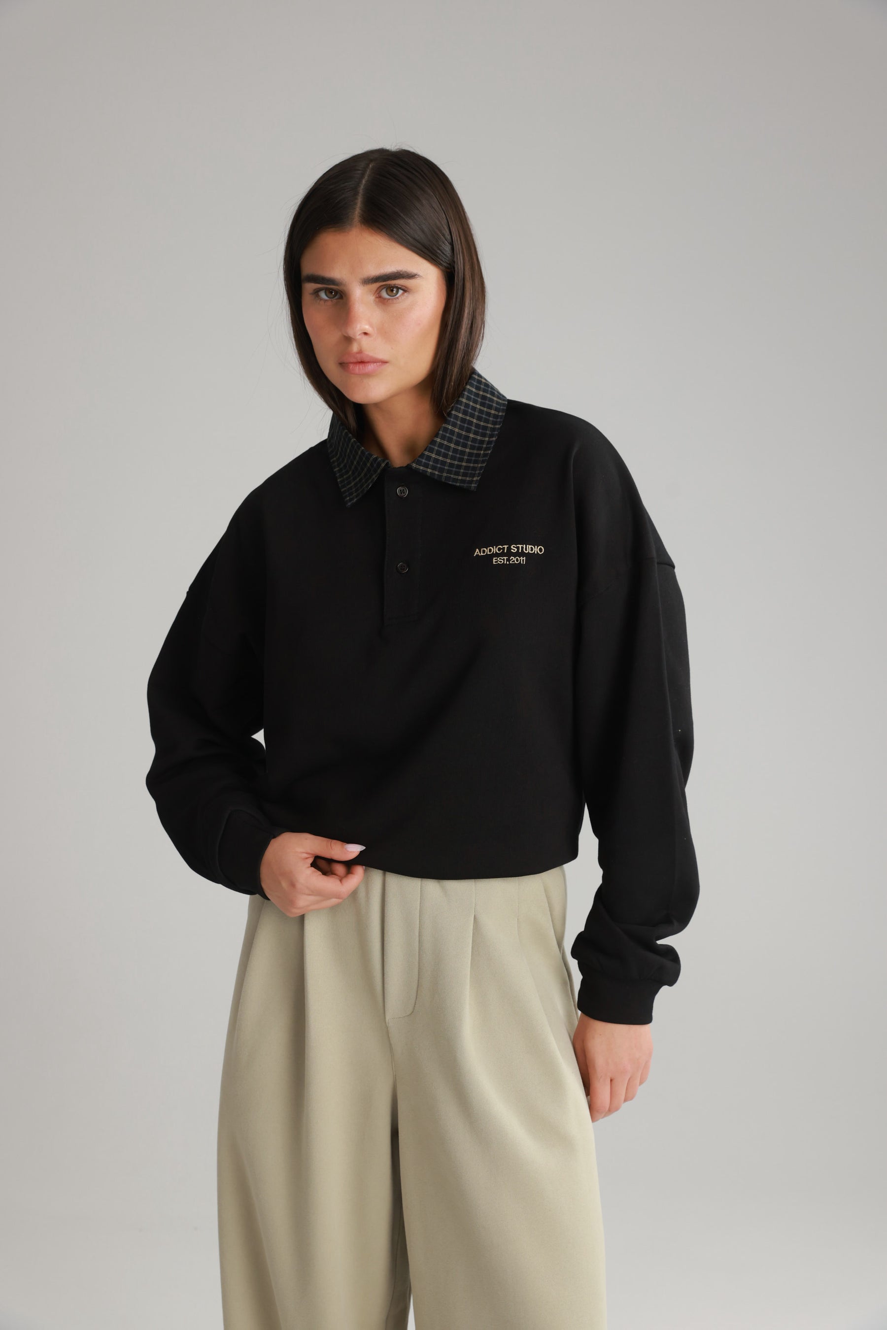 חולצת מרגרט שחורה