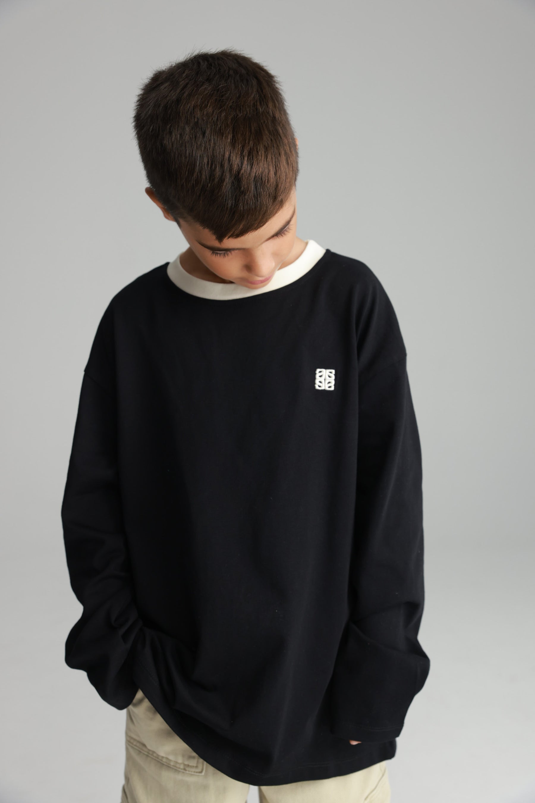 חולצת פייל שחורה