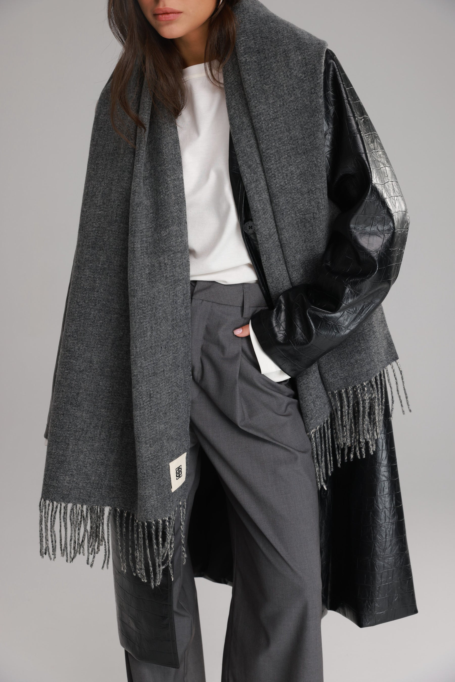 צעיף ברטו אפור כהה