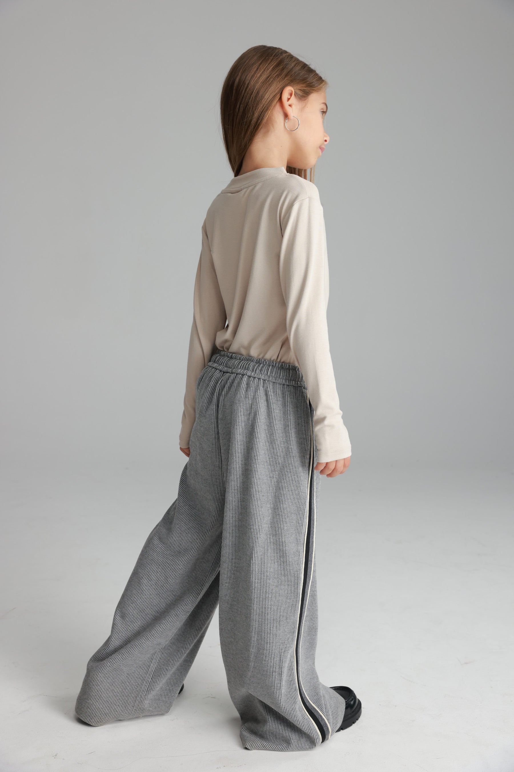 מכנסי טניה אפורים