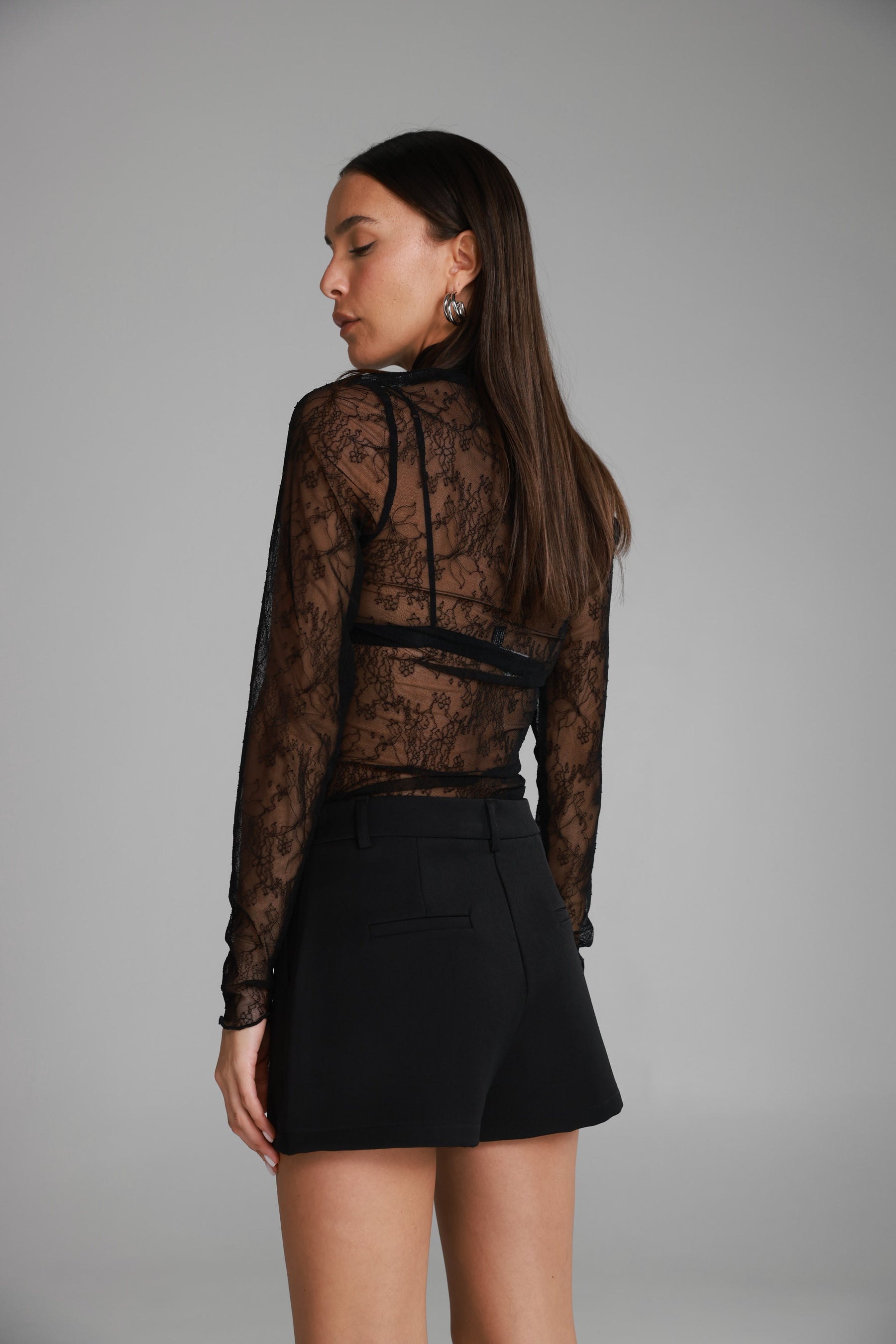 חולצת מייזי שחורה