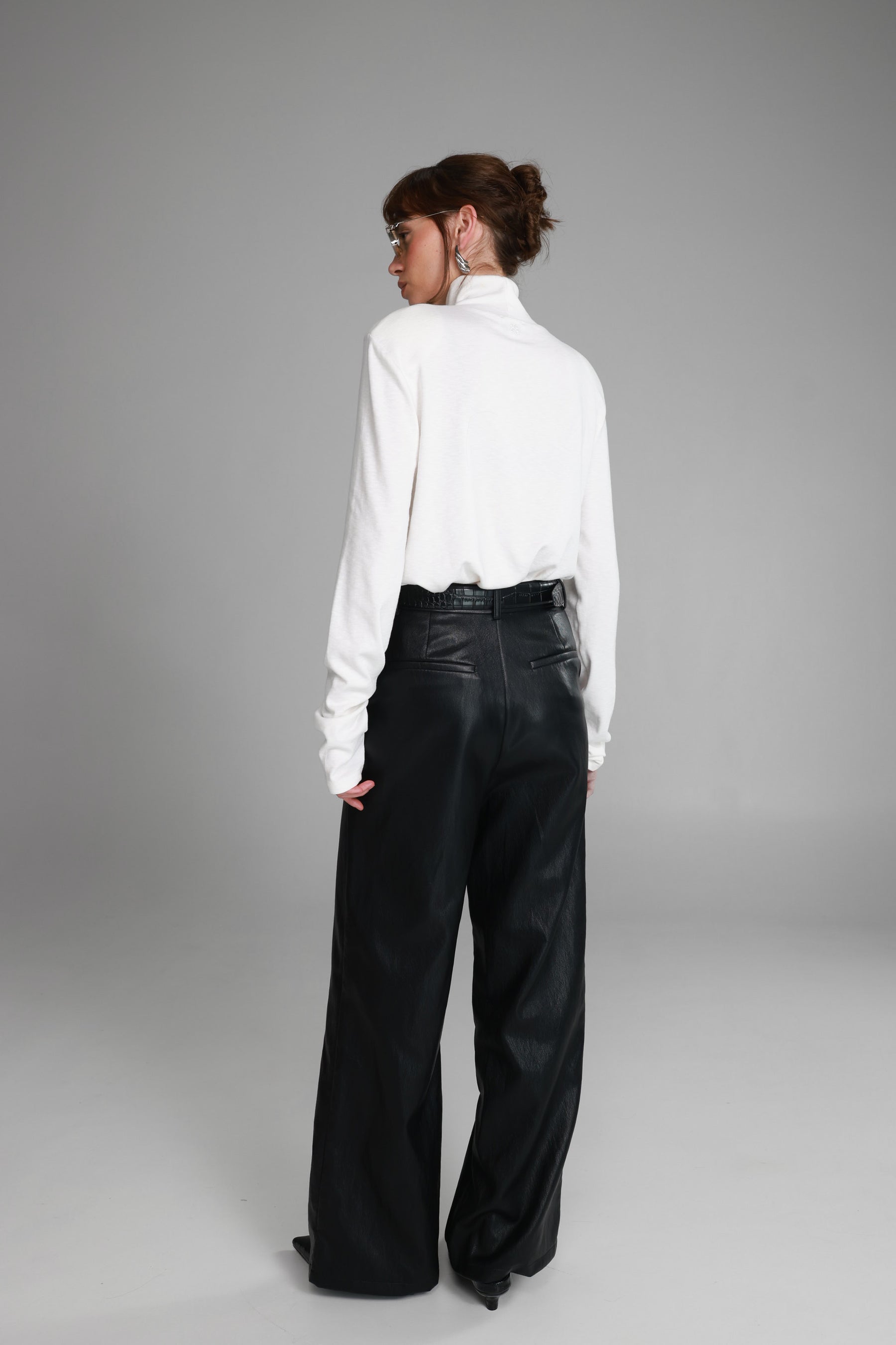 מכנסי ג'וליה דמוי עור שחורים