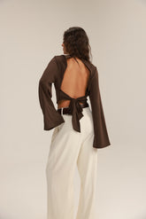 חולצת מלני חומה