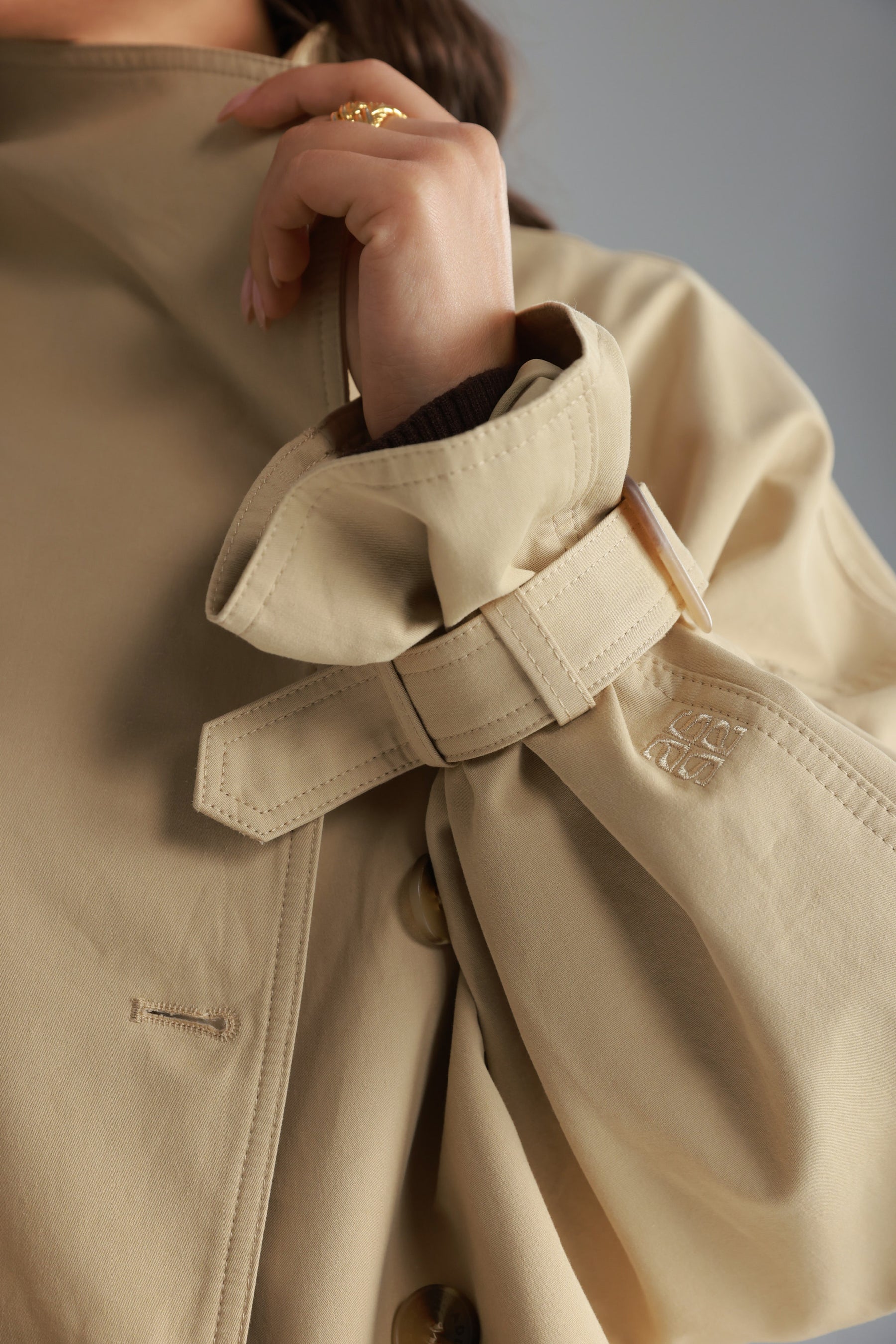 טרנץ' אנני בלונד