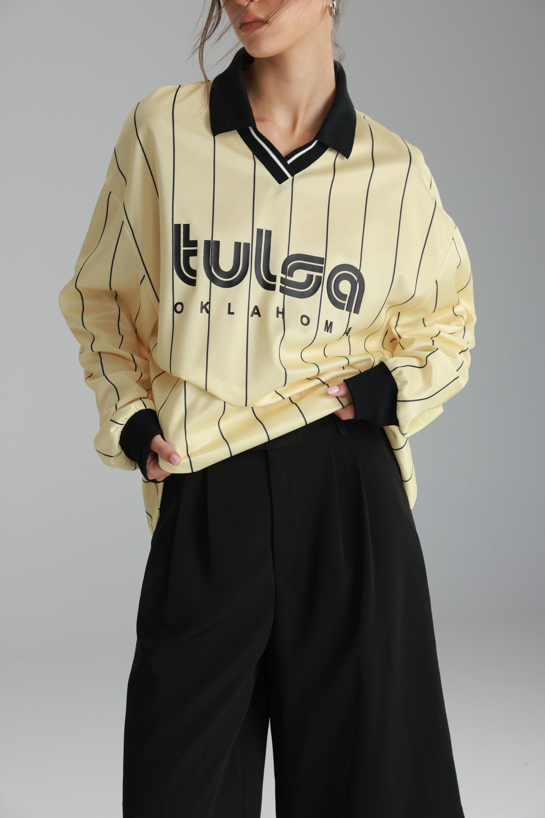 חולצת פיבי צהוב/שחור