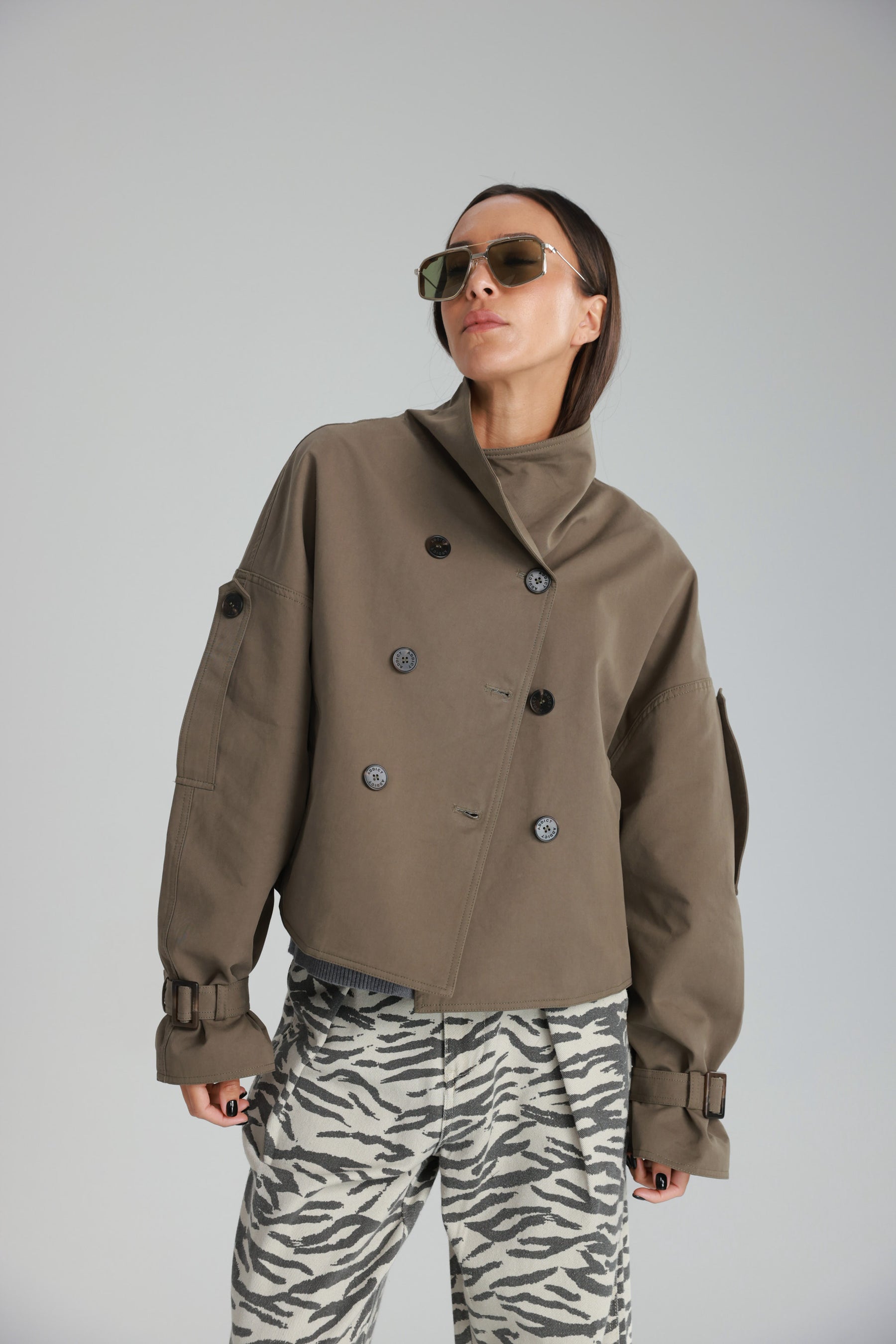 טרנץ' אנני חאקי