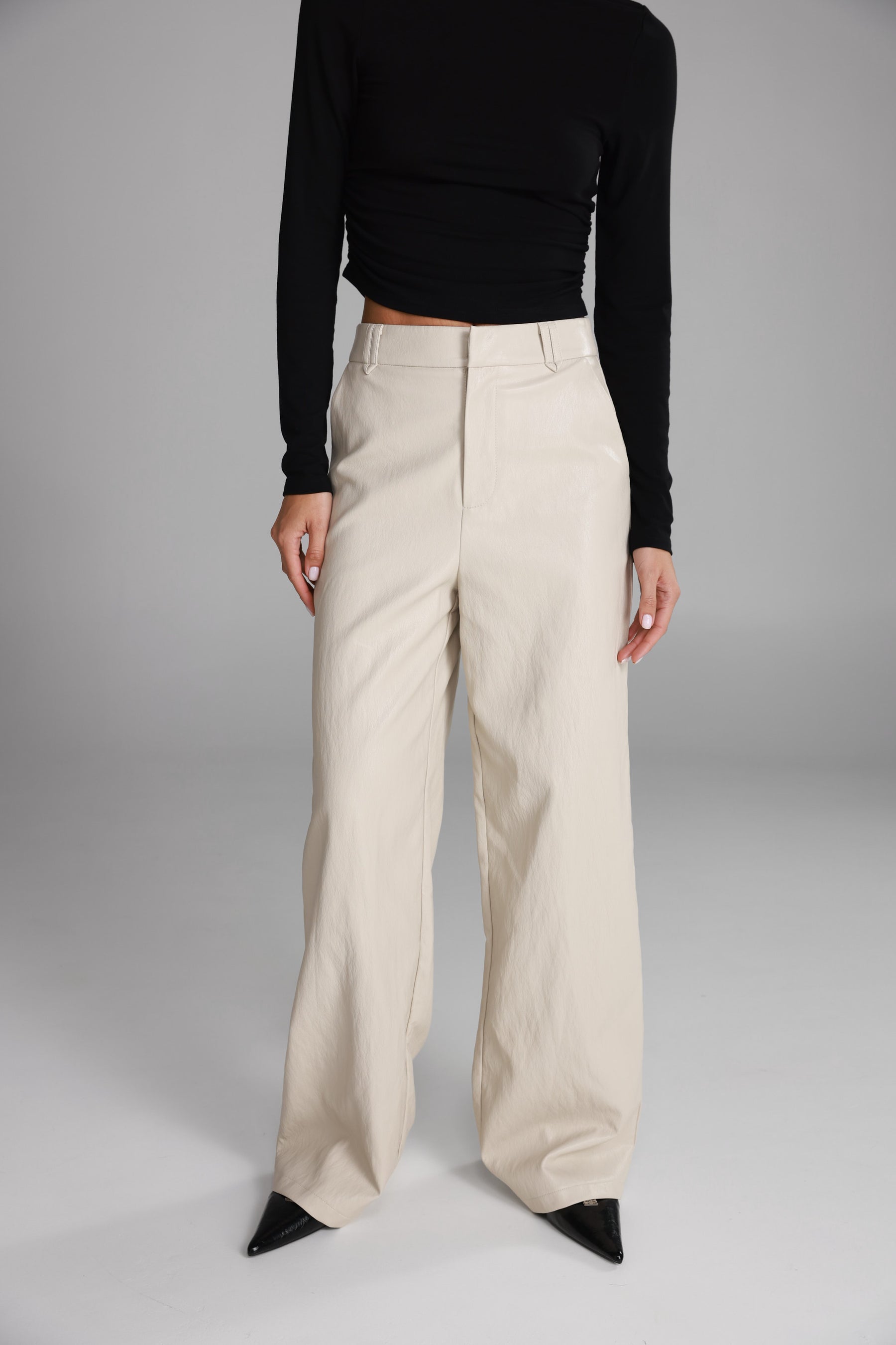 מכנסי ג'וליה דמוי עור שמנת