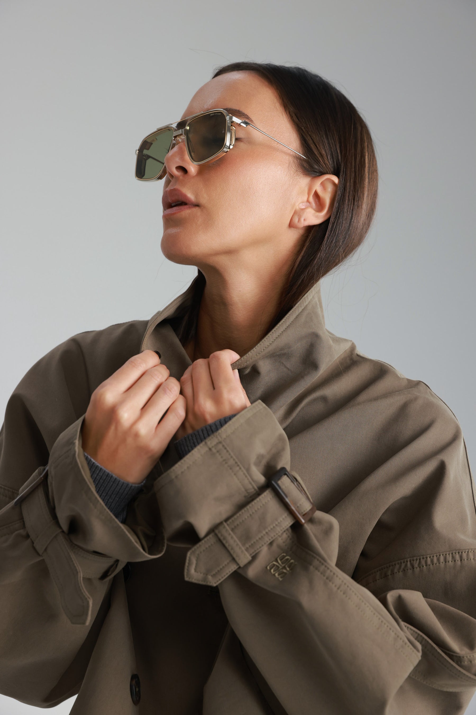 טרנץ' אנני חאקי