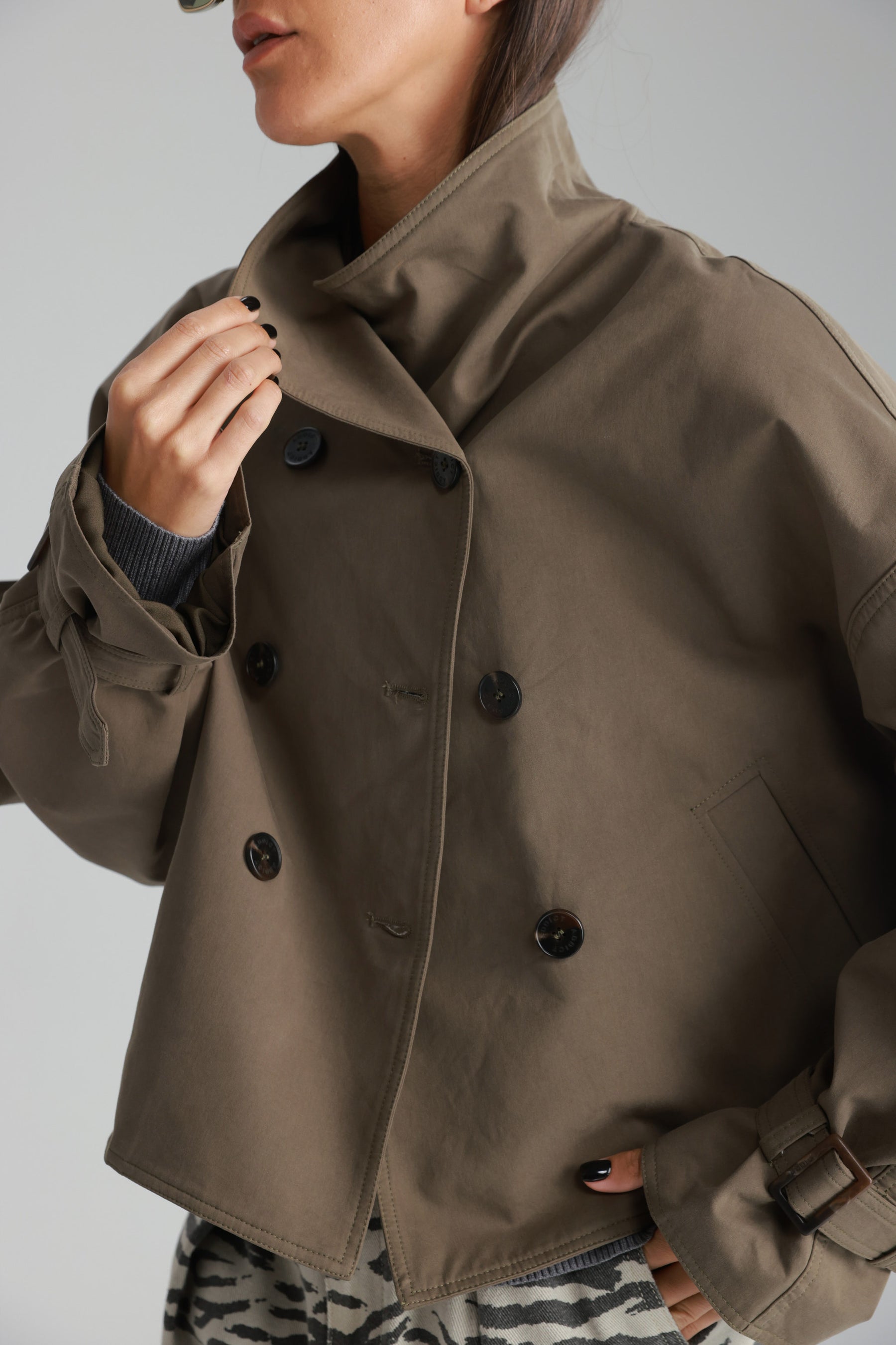 טרנץ' אנני חאקי