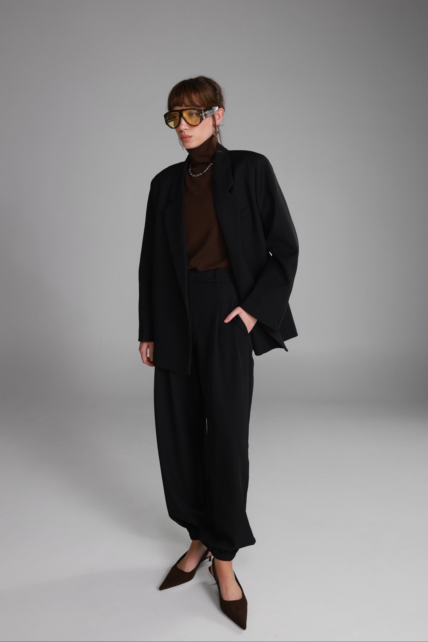 מכנסי הנרי ארוכים שחורים