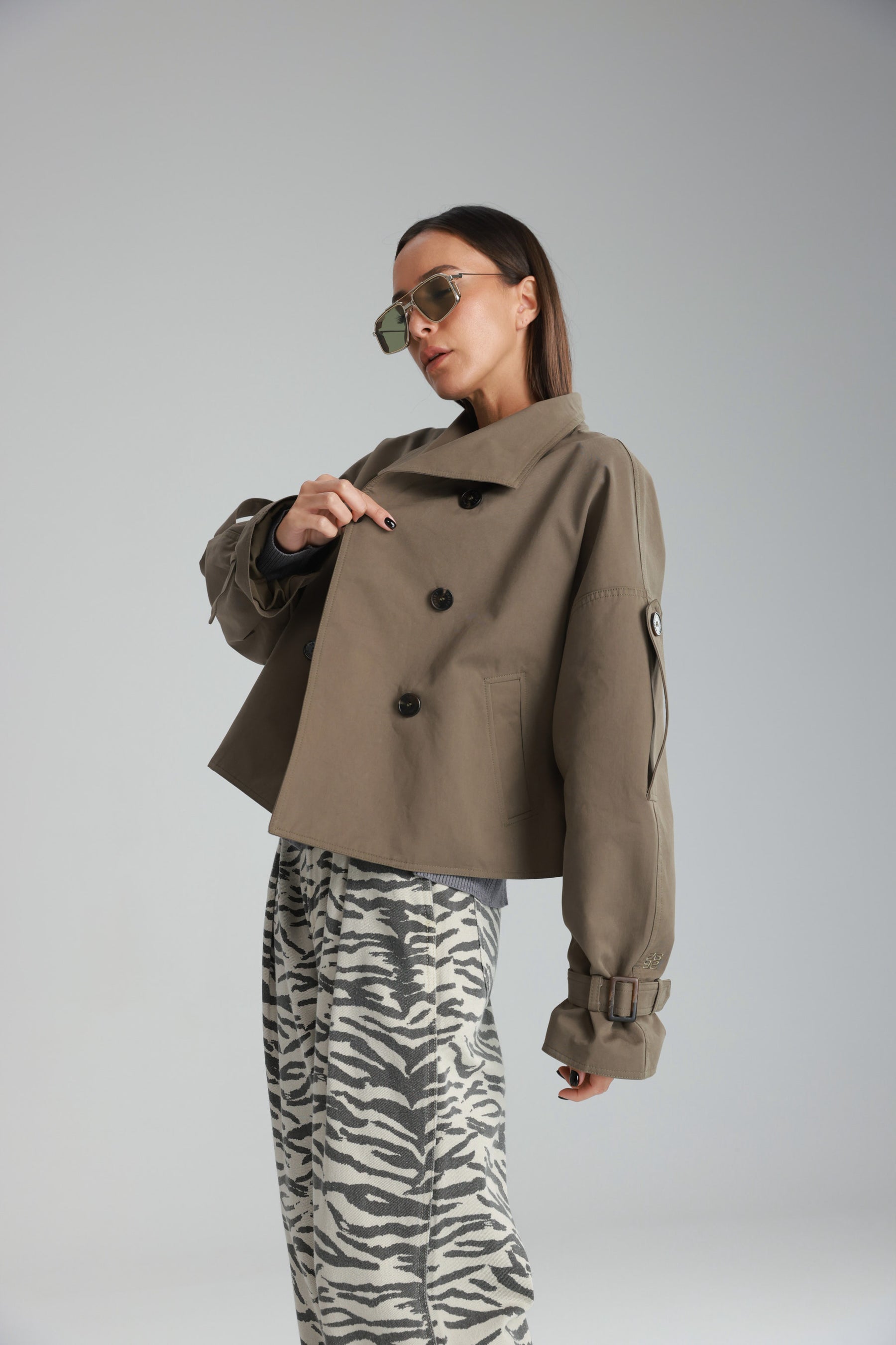 טרנץ' אנני חאקי