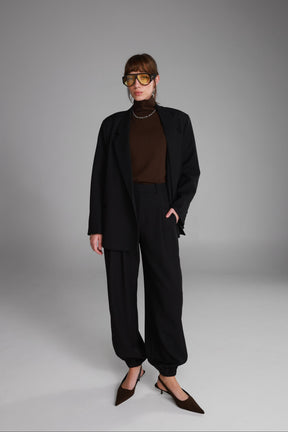 חולצת דיילי חום כהה