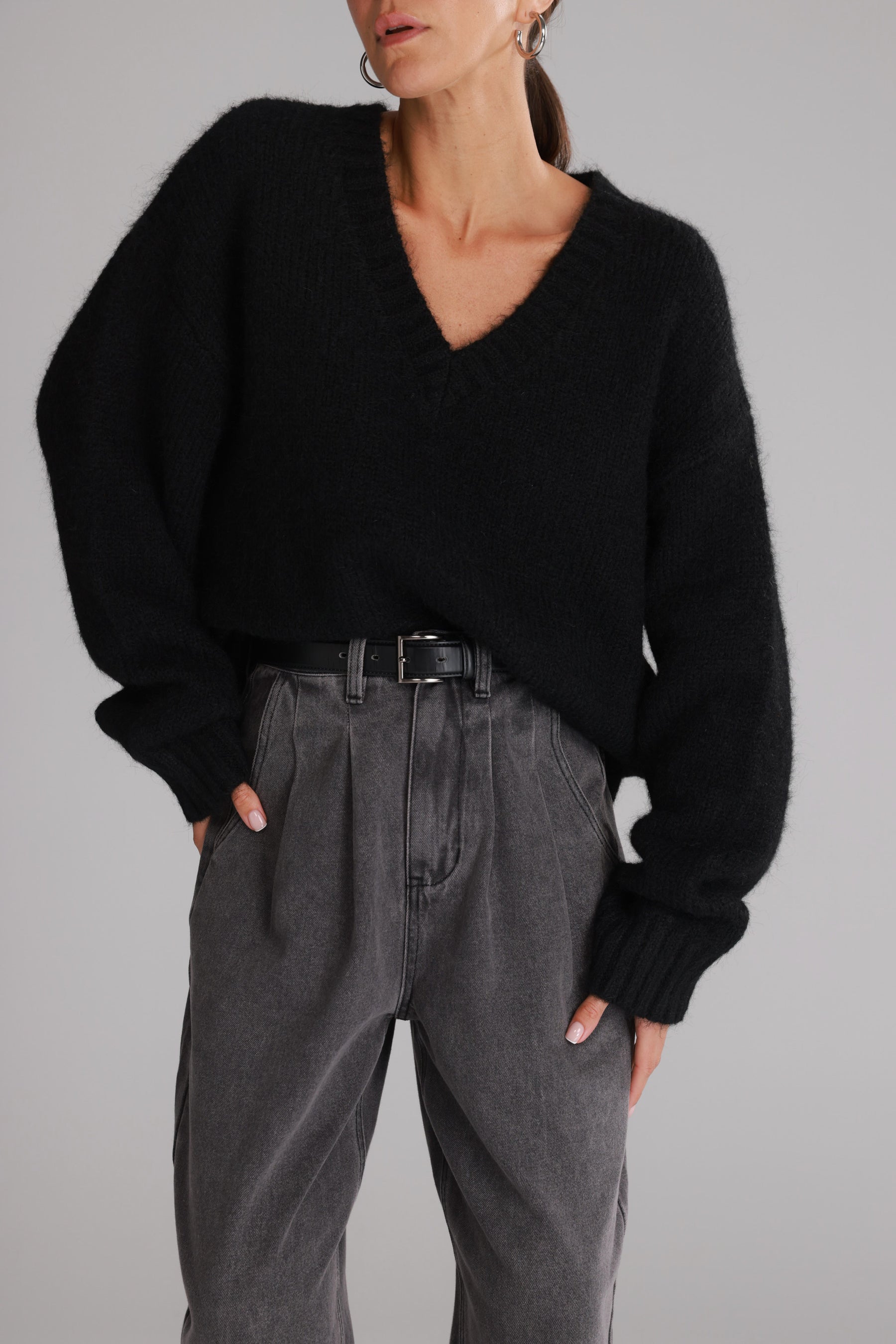 סוודר סאלי שחור