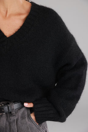 סוודר סאלי שחור