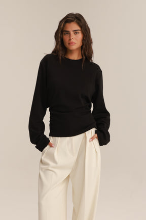 חולצת אולה שחורה