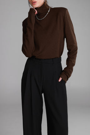 חולצת דיילי חום כהה