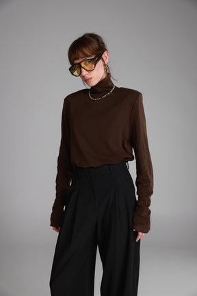 חולצת דיילי חום כהה