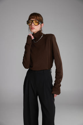 חולצת דיילי חום כהה