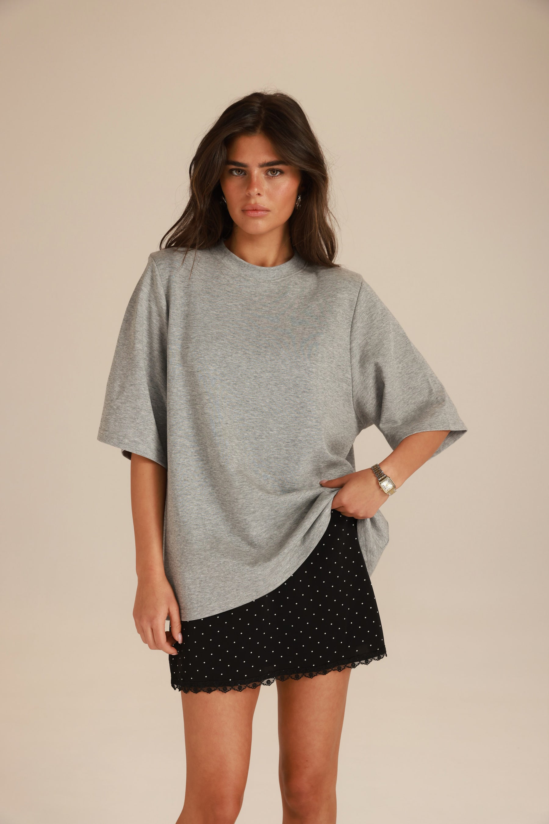 חולצת נואר אפורה