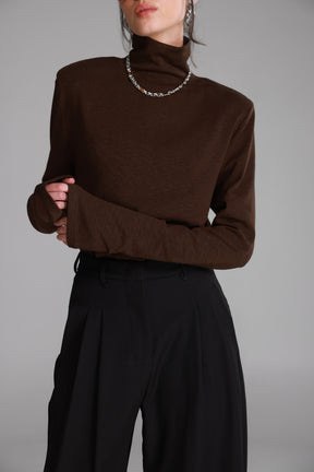 חולצת דיילי חום כהה