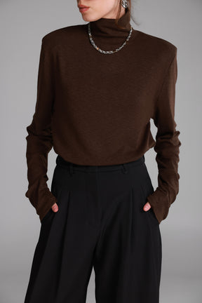 חולצת דיילי חום כהה