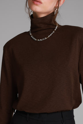 חולצת דיילי חום כהה