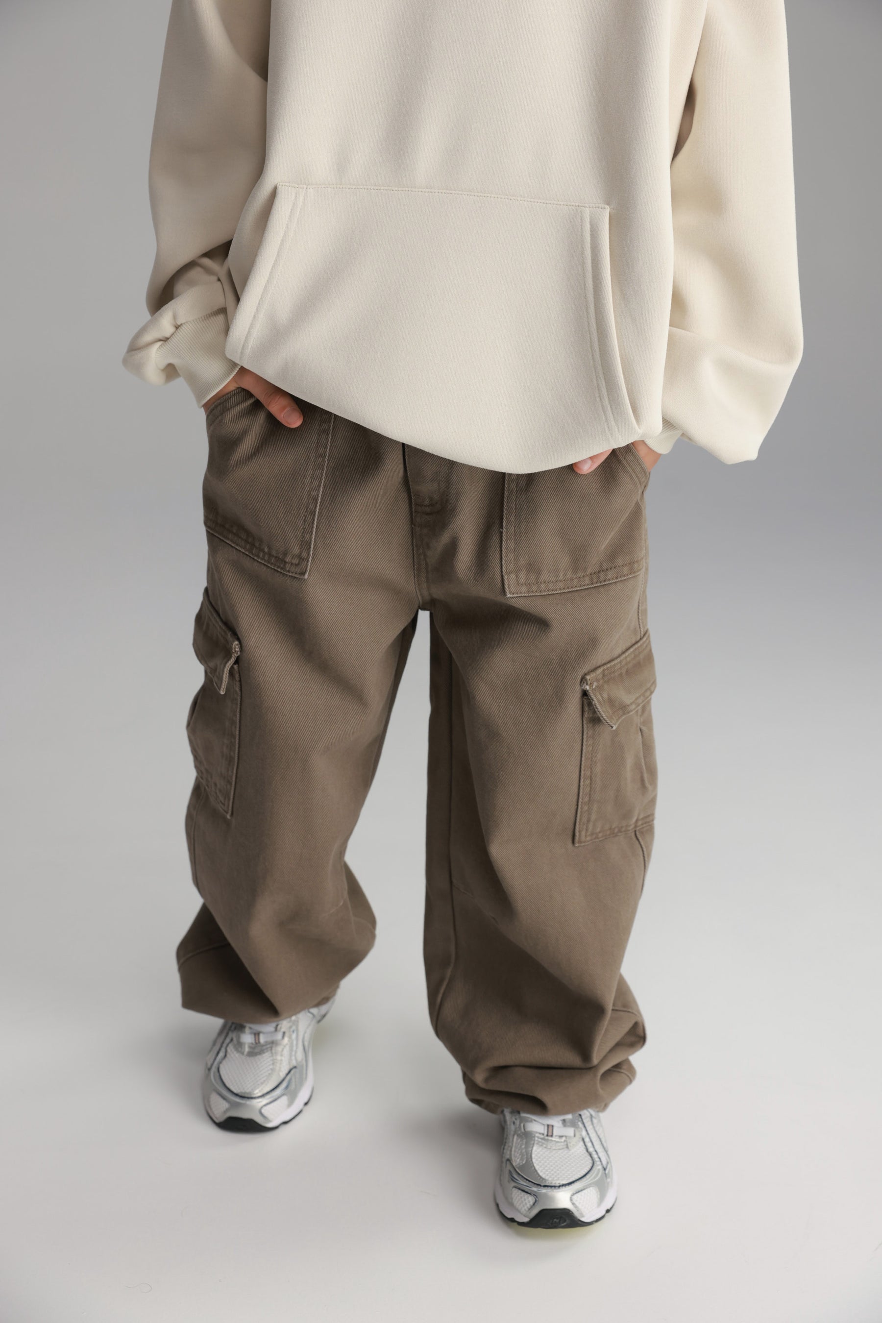 ג'ינס מרטין חאקי