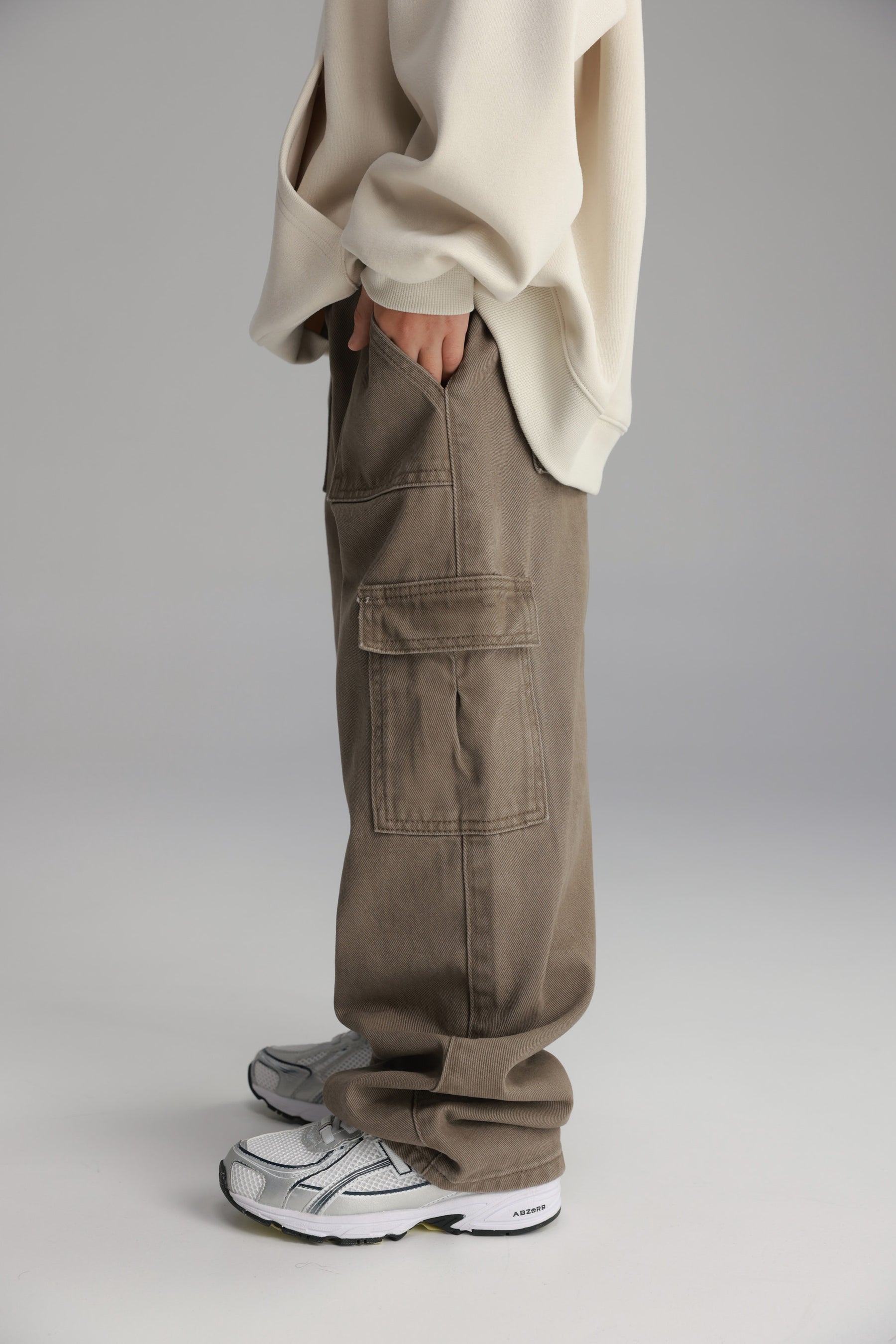 ג'ינס מרטין חאקי