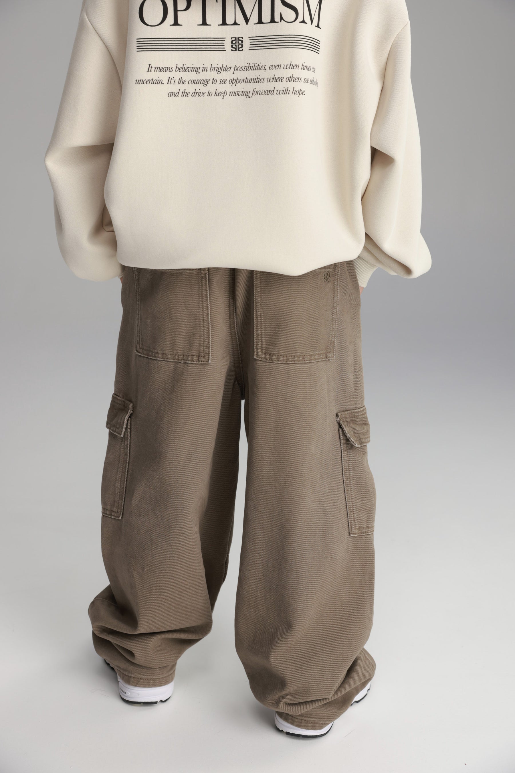 ג'ינס מרטין חאקי