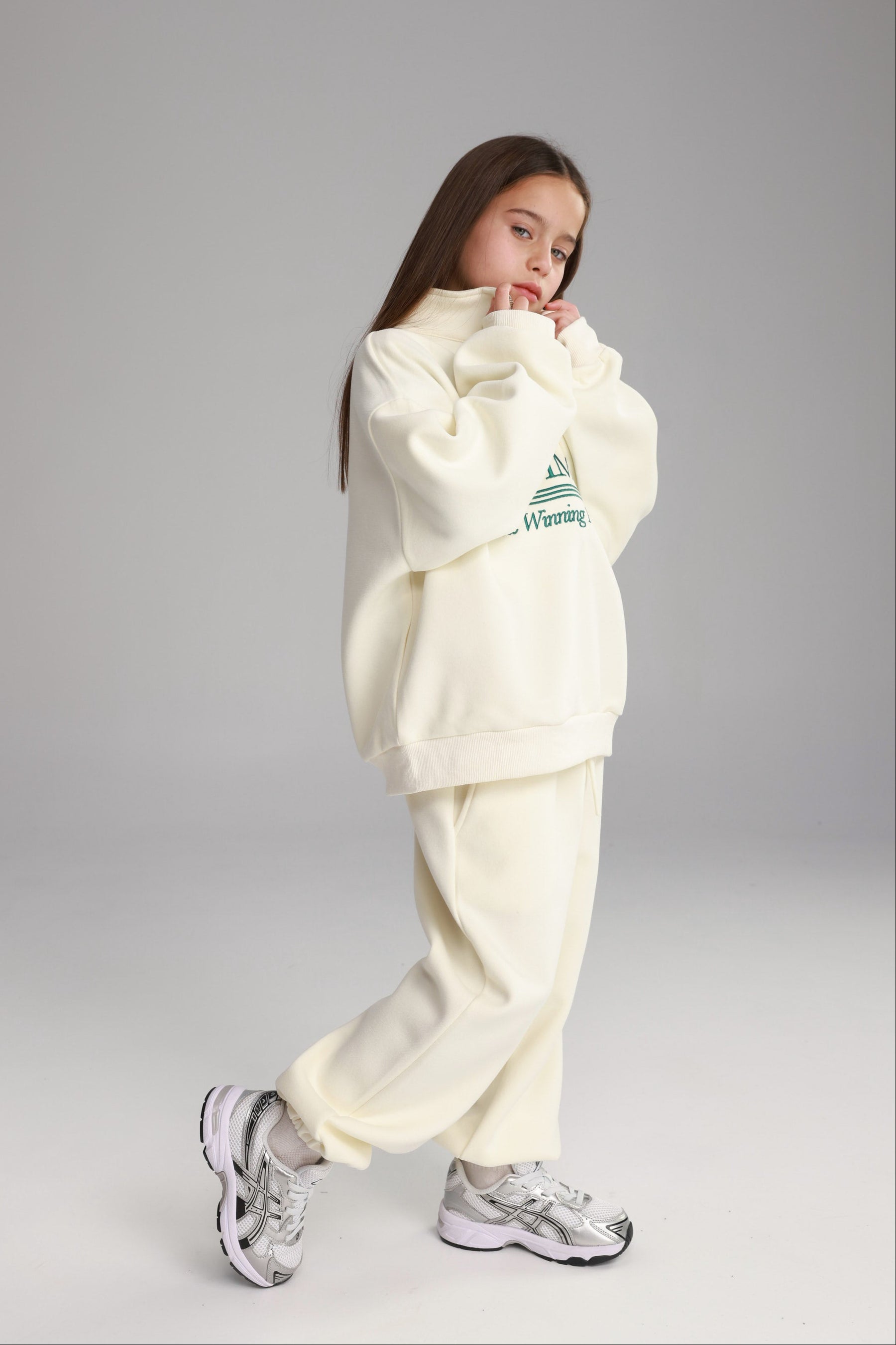 חליפת צ'ייס שמנת