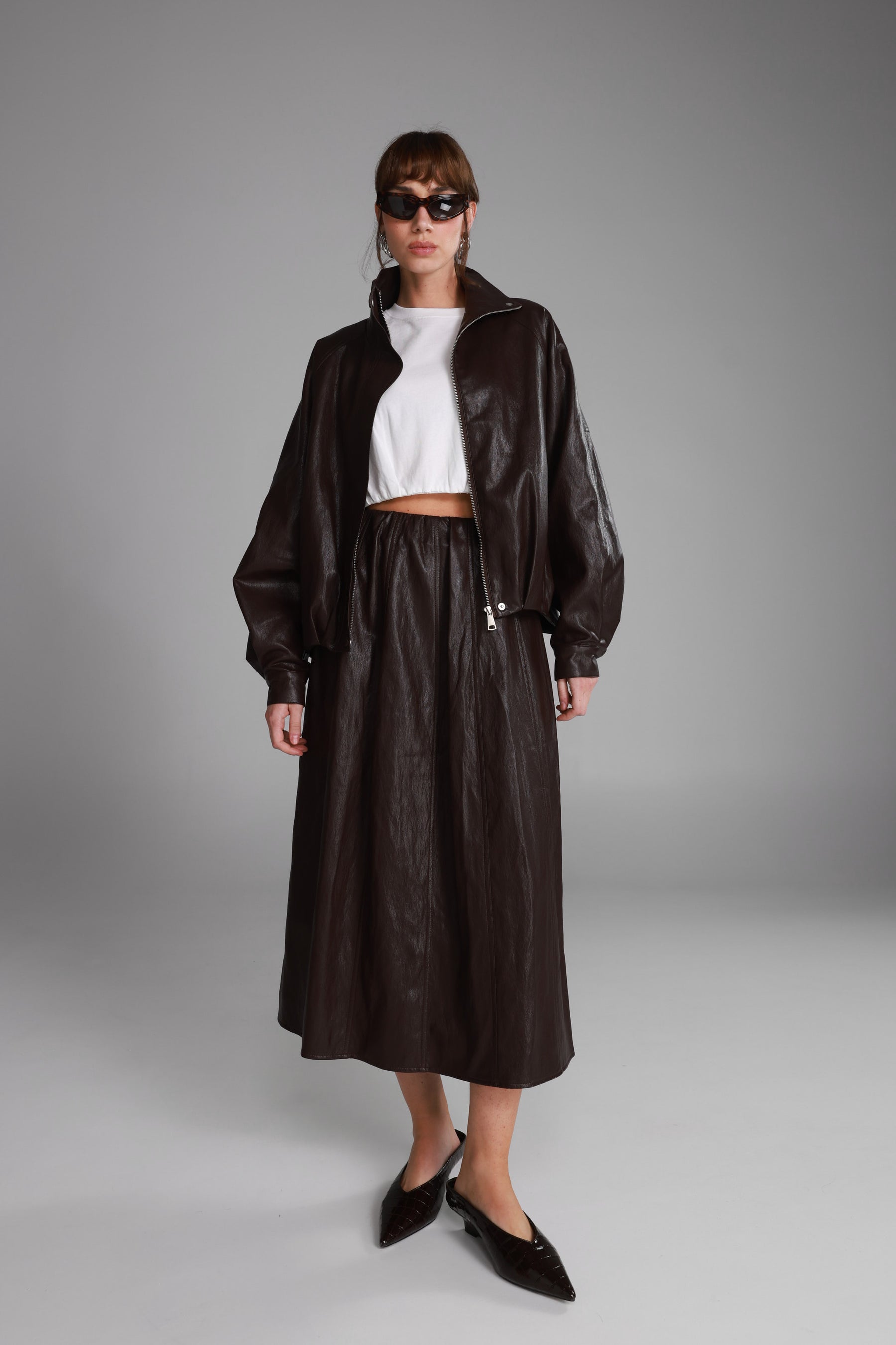 חצאית מידי ג'וליה דמוי עור בורדו