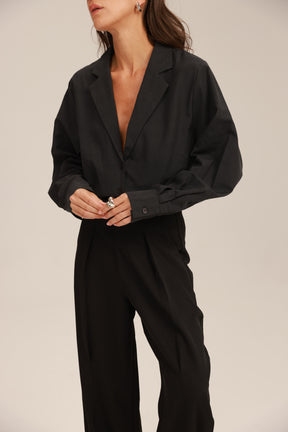 חולצת פאולינה מכופתרת שחורה