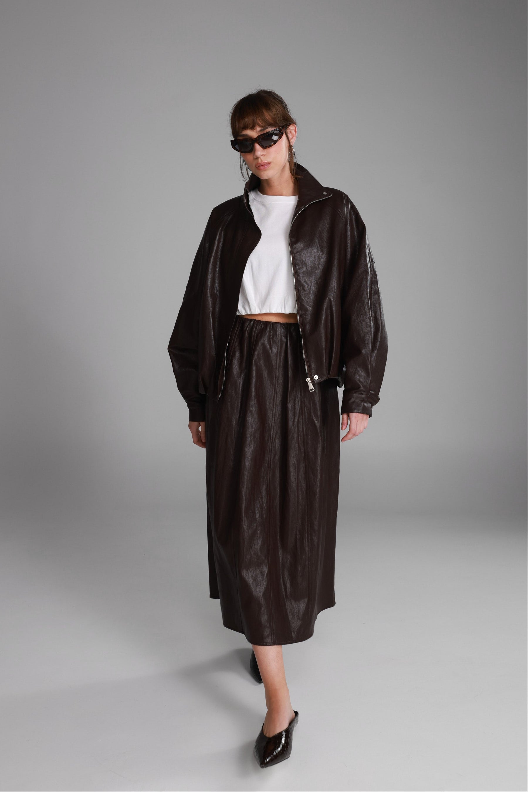 חצאית מידי ג'וליה דמוי עור בורדו