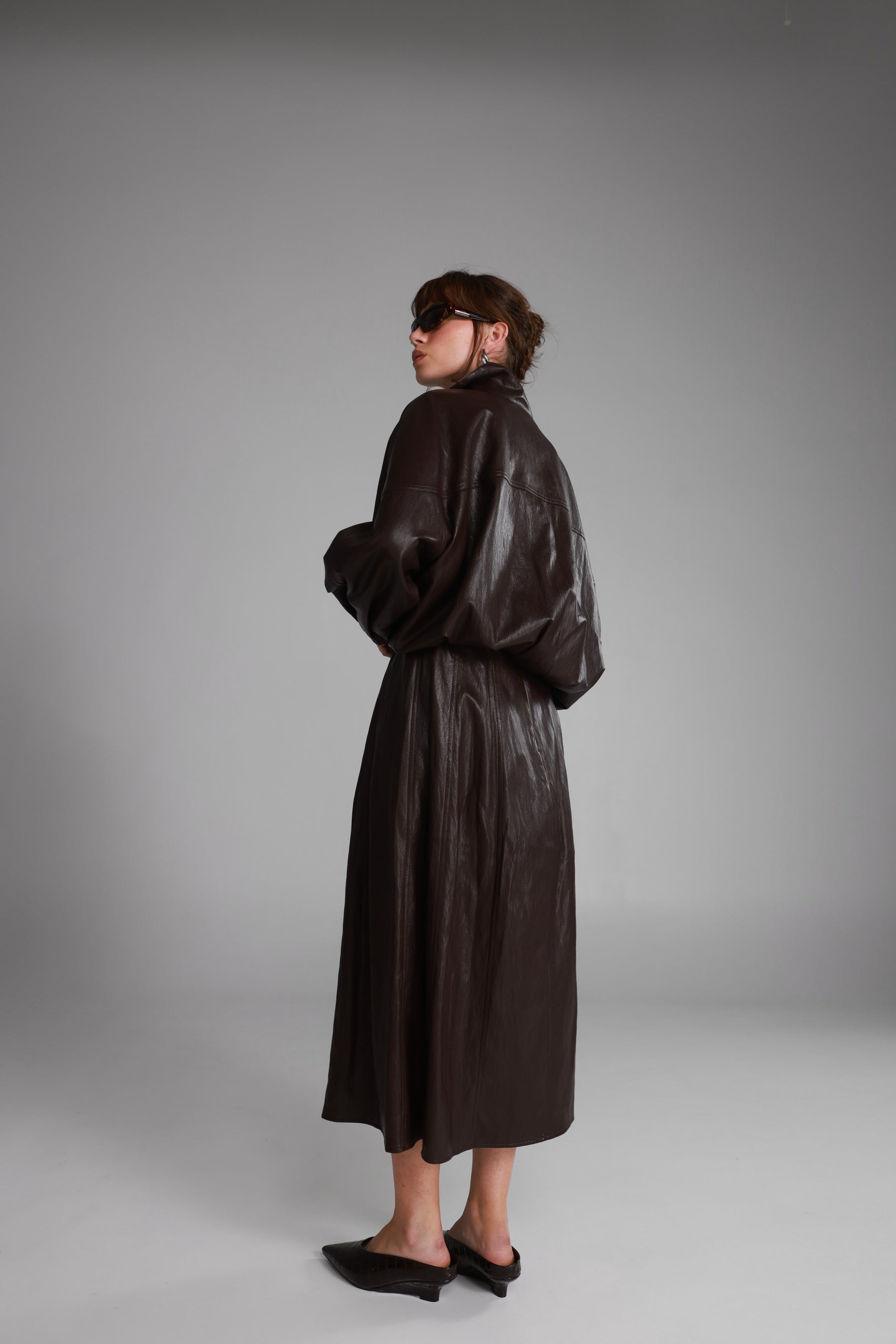 חצאית מידי ג'וליה דמוי עור בורדו