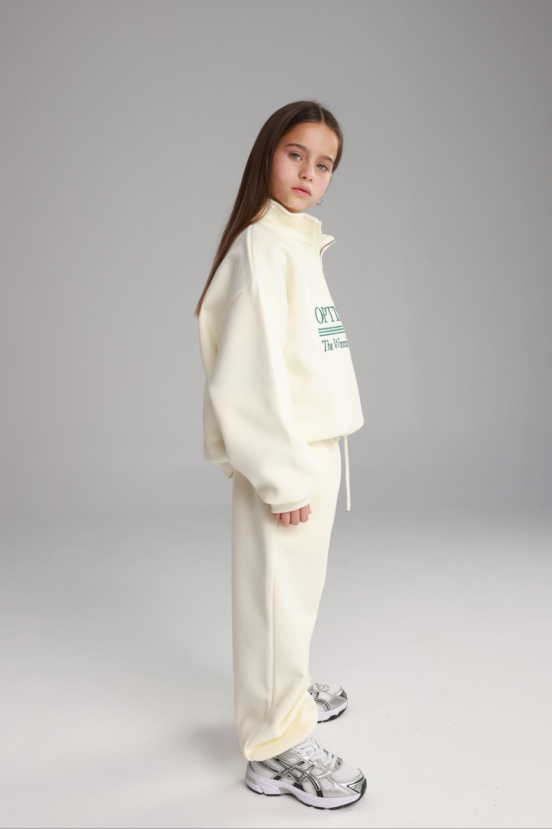 חליפת צ'ייס שמנת