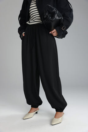 מכנסי אן שחורים