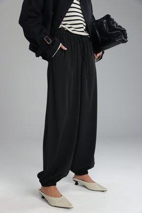 מכנסי אן שחורים